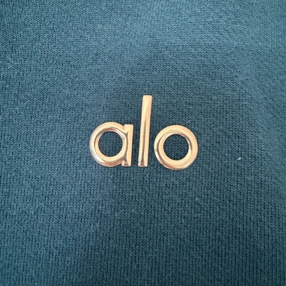 Auth.✅ ALO Yoga Accolade Crewneck in “Eclipse Blue” Size Large💙 - Picture 3 of 8